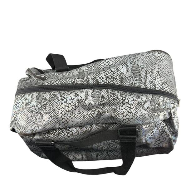 Pink Victoria Secret Black Silver Snakeskin Metallic Suitcase Large Carry On - Picture 4 of 8